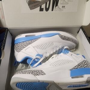Jordan Athletic Shoes White and Blue